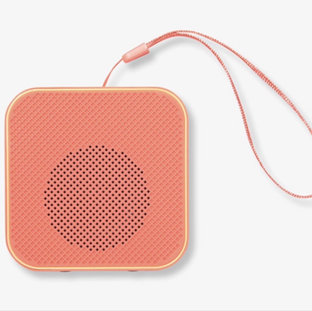 SONIX Bluetooth Speaker. Color Pink.